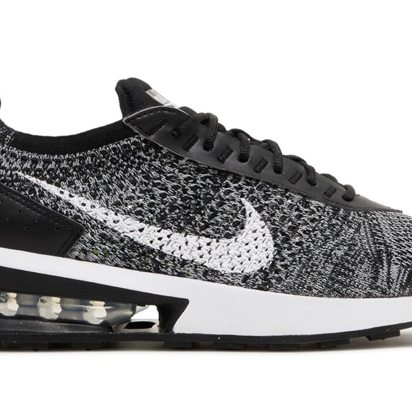 Nike Air Max Flyknit Racer Women’s 8.5 Black/White NIB - Picture 2 of 5